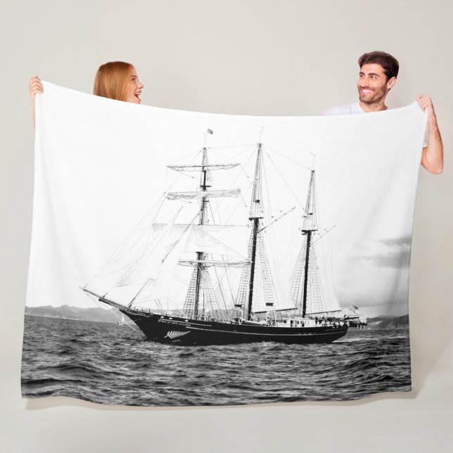 SCHOONER FLEECE BLANKET (In Situ)