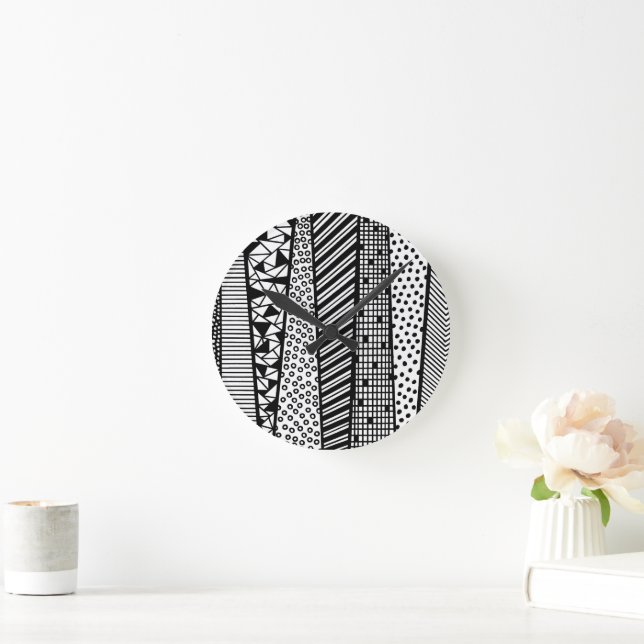 Schwarz und Weiß - modernes Muster Round Clock (Home)