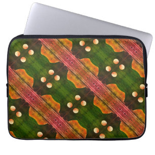 Sci-Fi - fantasy alien space planet worlds Laptop Sleeve