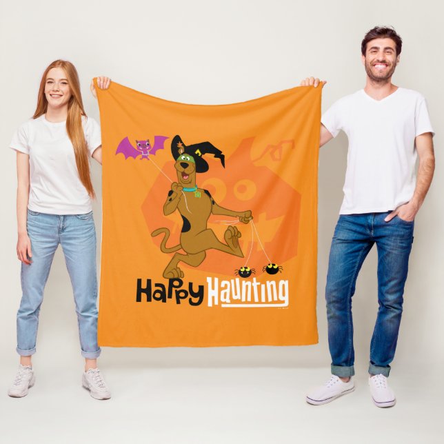 Scooby-Doo | Happy Haunting Fleece Blanket (In Situ)