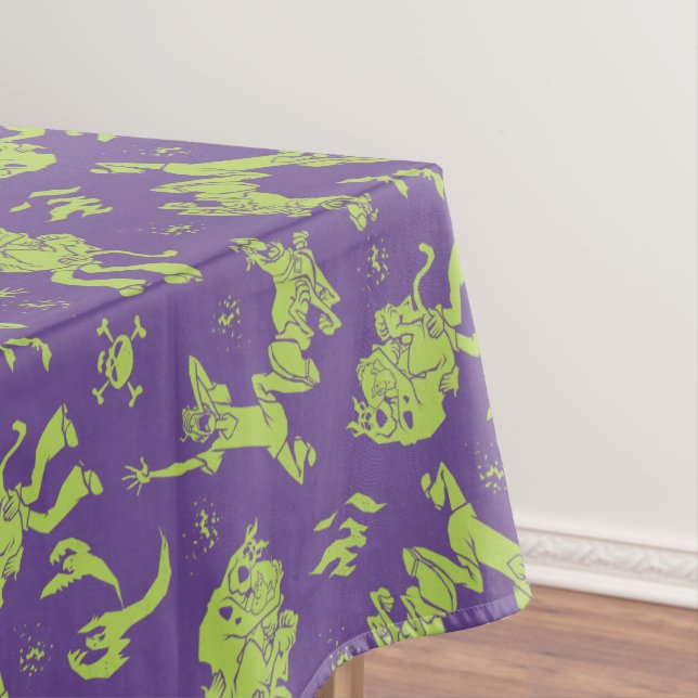 Scooby-Doo | Shaggy & Scooby Running Scared Tablecloth (In Situ)