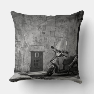Scooter in black and white cushion