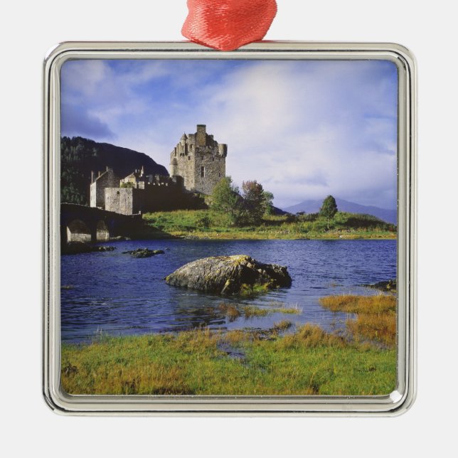 Scotland, Highland, Wester Ross, Eilean Donan 2 Metal Tree Decoration (Front)