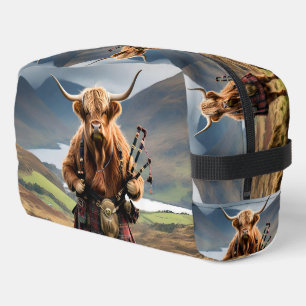 Scottish Highland Cow Bagpiper, Dopp Kit