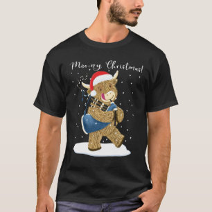 Scottish Highland Cow Plays Christmas Bagpipes T-Shirt