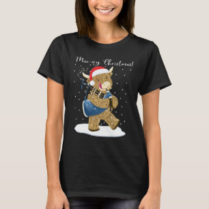 Scottish Highland Cow Plays Christmas Bagpipes T-Shirt