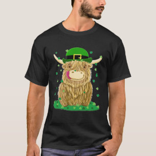 Scottish Highland Cow With Shamrocks St Patrick's T-Shirt