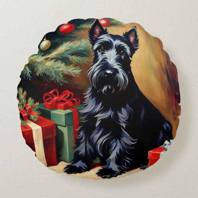 Scottish Terrier at Christmas Round Cushion (Front)