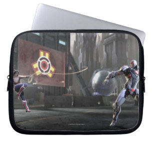 Screenshot: Wonder Woman vs Cyborg 2 Laptop Sleeve
