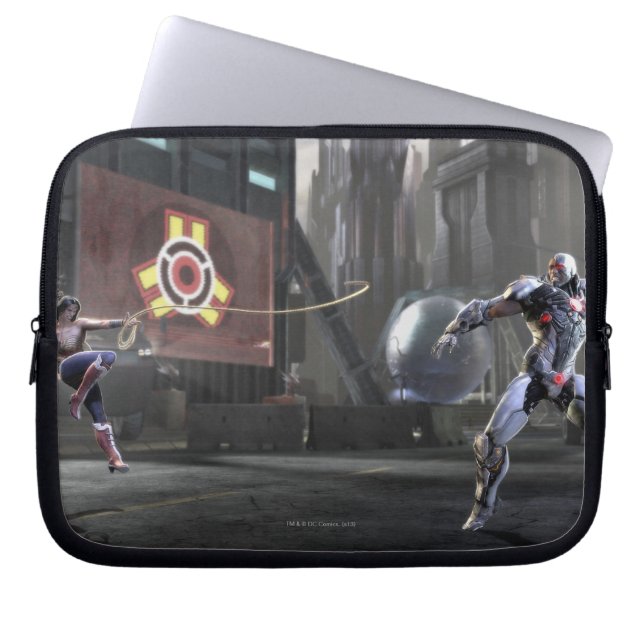 Screenshot: Wonder Woman vs Cyborg 2 Laptop Sleeve (Front)