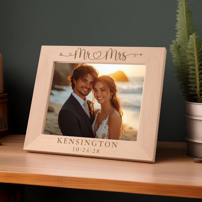 Script Heart Arrow Mr Mrs Newlywed Wedding Etched Frames (Script Heart Arrow Mr Mrs Newlywed Wedding Etched Frames)