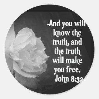 SCRIPTURE John 8:32 Black / White Flowers Classic Round Sticker