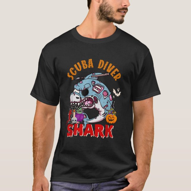 Scuba Diver Shark Halloween Shark Horror Zombie Lo T-Shirt (Front)