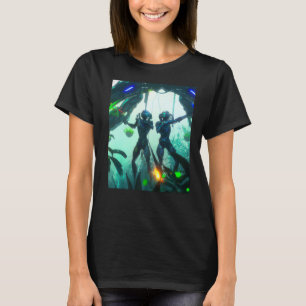 Scuba divers diving portrait   T-Shirt
