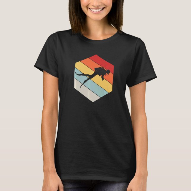 Scuba Diving Divemaster Geometric Distressed Vinta T-Shirt (Front)