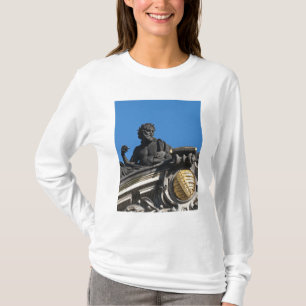 Sculptures on the Royal Art Academy, Dresden T-Shirt