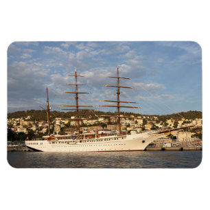 Sea Cloud II Magnet