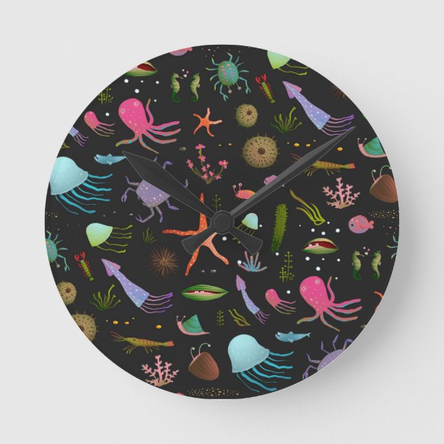 Sea Critters Pattern Round Clock (Front)