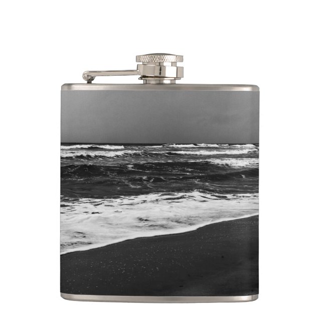 sea it is hip flask (Front)