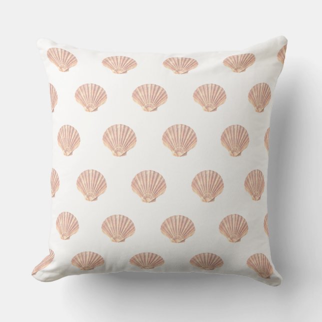 Sea oyster shell pattern on white cushion (Front)