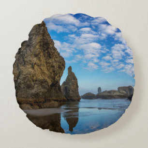 Sea Stacks on Bandon Beach in Bandon, Oregon 1 Round Cushion