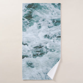 SEA WATER ON FOCUS PHOTOGRAPHY BATH TOWEL