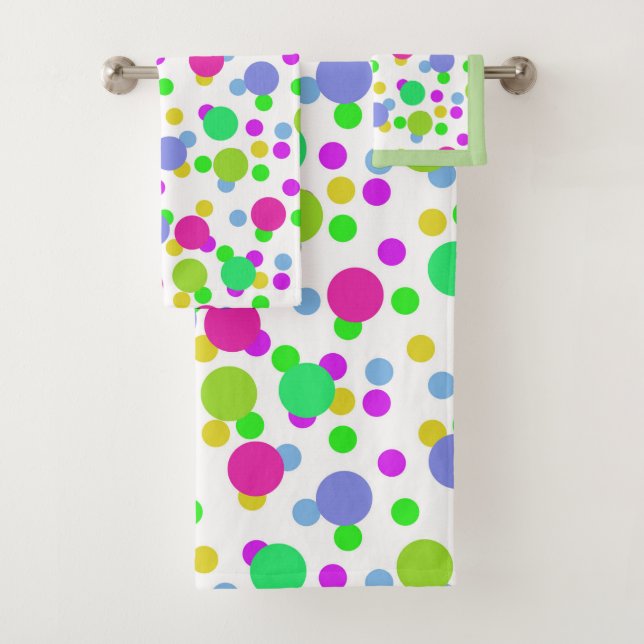 Seamless abstract circles fun confetti dots bright bath towel set (Insitu)