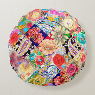 Seamless floral pattern in oriental paisley style. round cushion