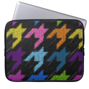 Seamless Hounds-tooth pattern. Imitation of a text Laptop Sleeve