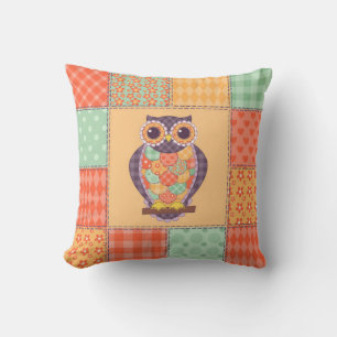 Seamless patchwork owl pattern. Vintage background Cushion