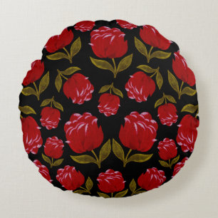 Seamless pattern of red roses on black background round cushion