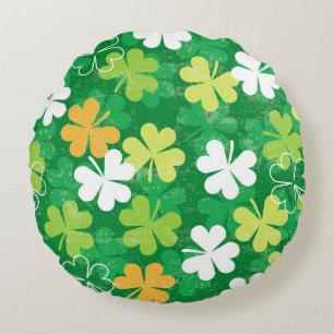 Seamless pattern of scattered clovers and shamrock round cushion