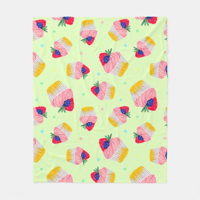 Seamless pattern with a cupcake with strawberries  fleece blanket (Front)