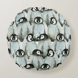 Seamless pattern with cute penguins round cushion