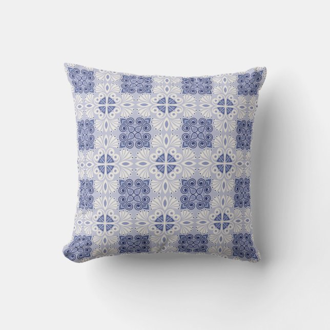 Seamless pattern with intricate blue and white cushion (Front)