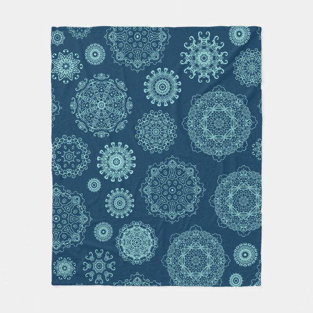 Seamless pattern with laced snowflakespattern,arab fleece blanket (Front)