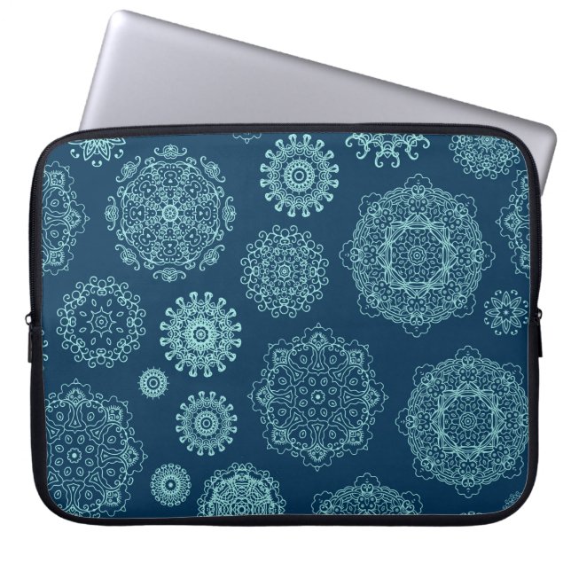 Seamless pattern with laced snowflakespattern,arab laptop sleeve (Front)