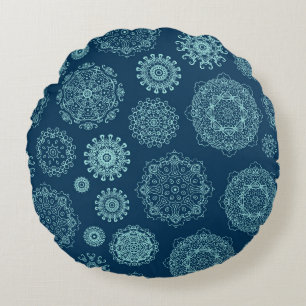 Seamless pattern with laced snowflakespattern,arab round cushion