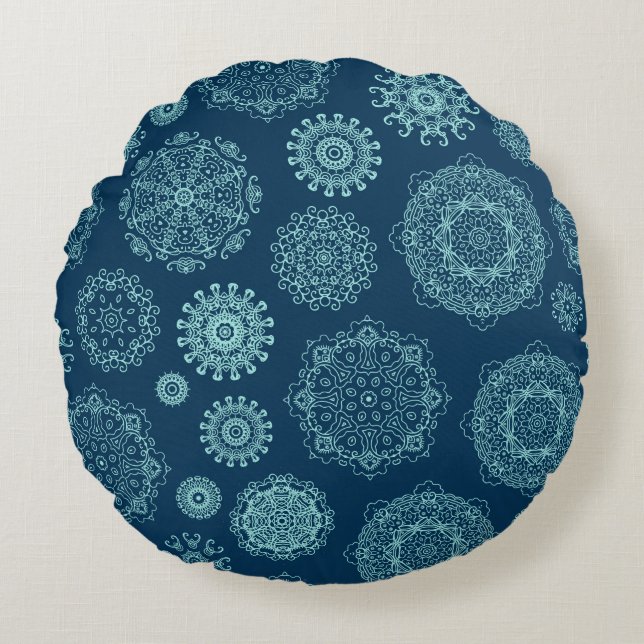Seamless pattern with laced snowflakespattern,arab round cushion (Front)
