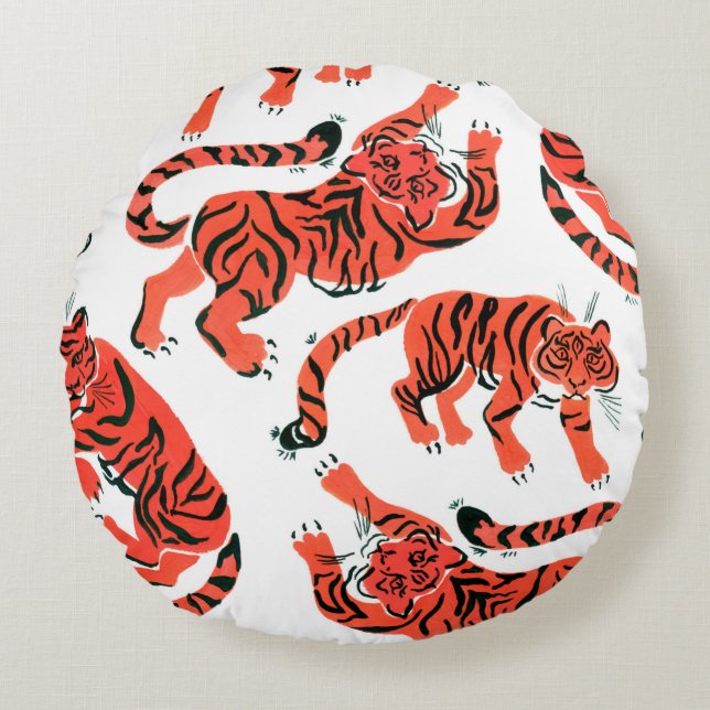 Seamless pattern with painted in gouache tigers in round cushion (Front)