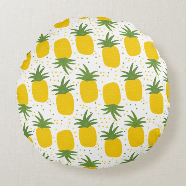 Seamless pattern with pineapples. Yellow pineapple Round Cushion (Front)