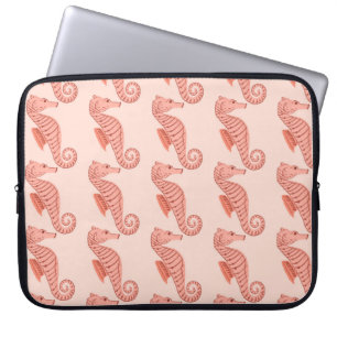 Seamless pattern with seahorse doodle ornament. Pi Laptop Sleeve
