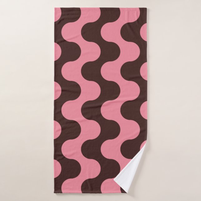 Seamless pattern with wavy stripes in retro style. bath towel (Bath Towel)
