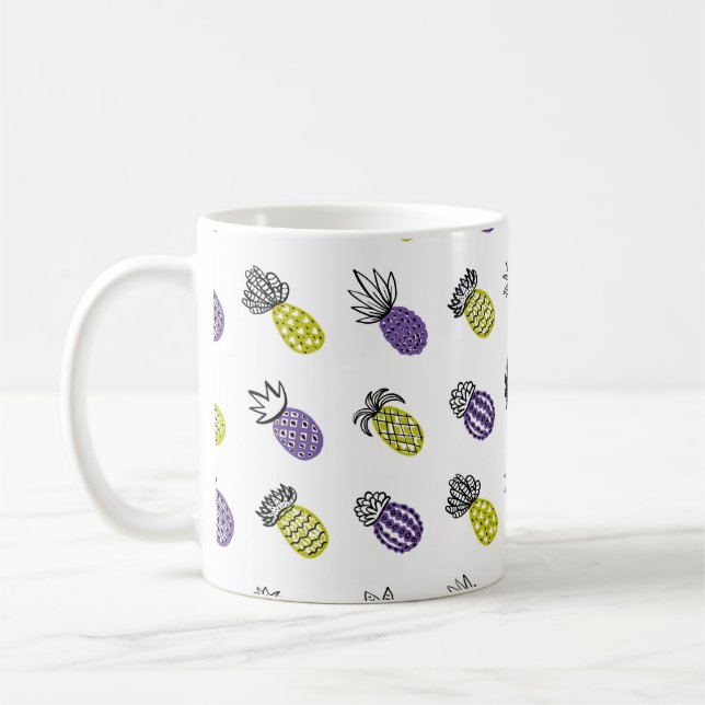 Seamless pineapple pattern coffee mug (Left)