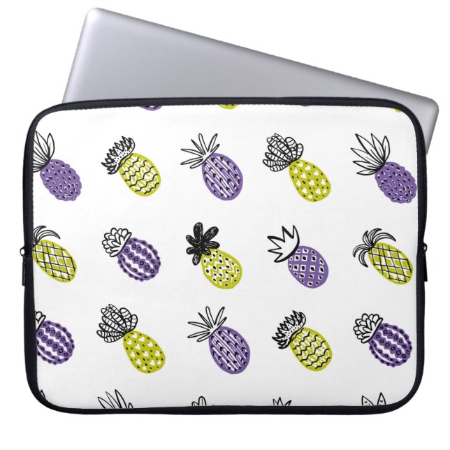Seamless pineapple pattern laptop sleeve (Front)
