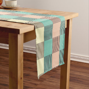 Seamless plaid pattern short table runner
