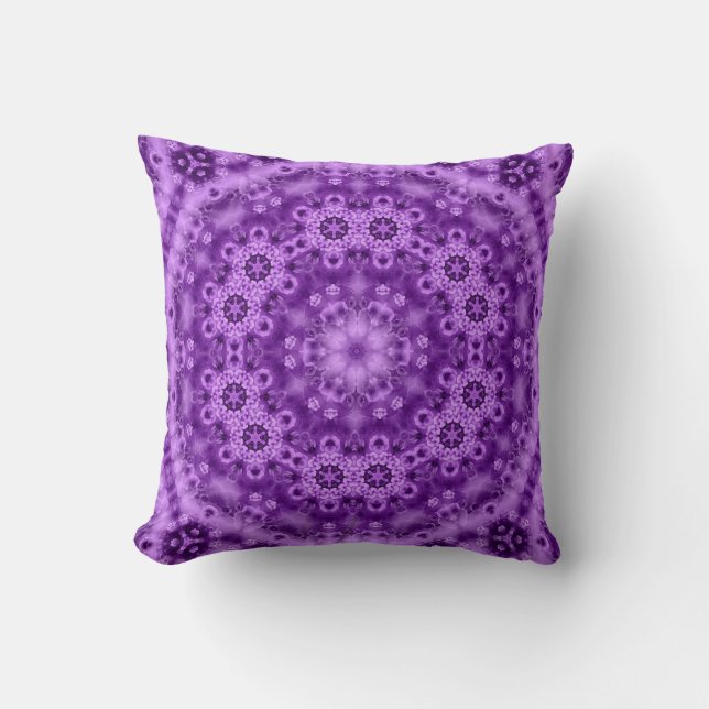 Seamless purple luxury floral pattern Pillow (Front)
