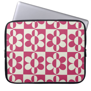 Seamless retro groovy design with vintage daisy fl laptop sleeve