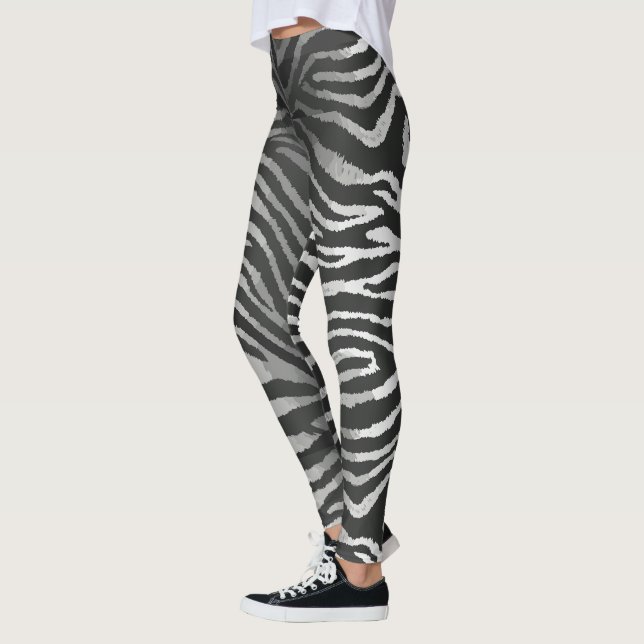 Seamless tiger stripe pattern leggings (Left)