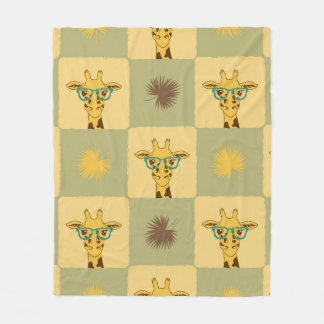 Seamless tropical pattern with giraffe and palm le fleece blanket
